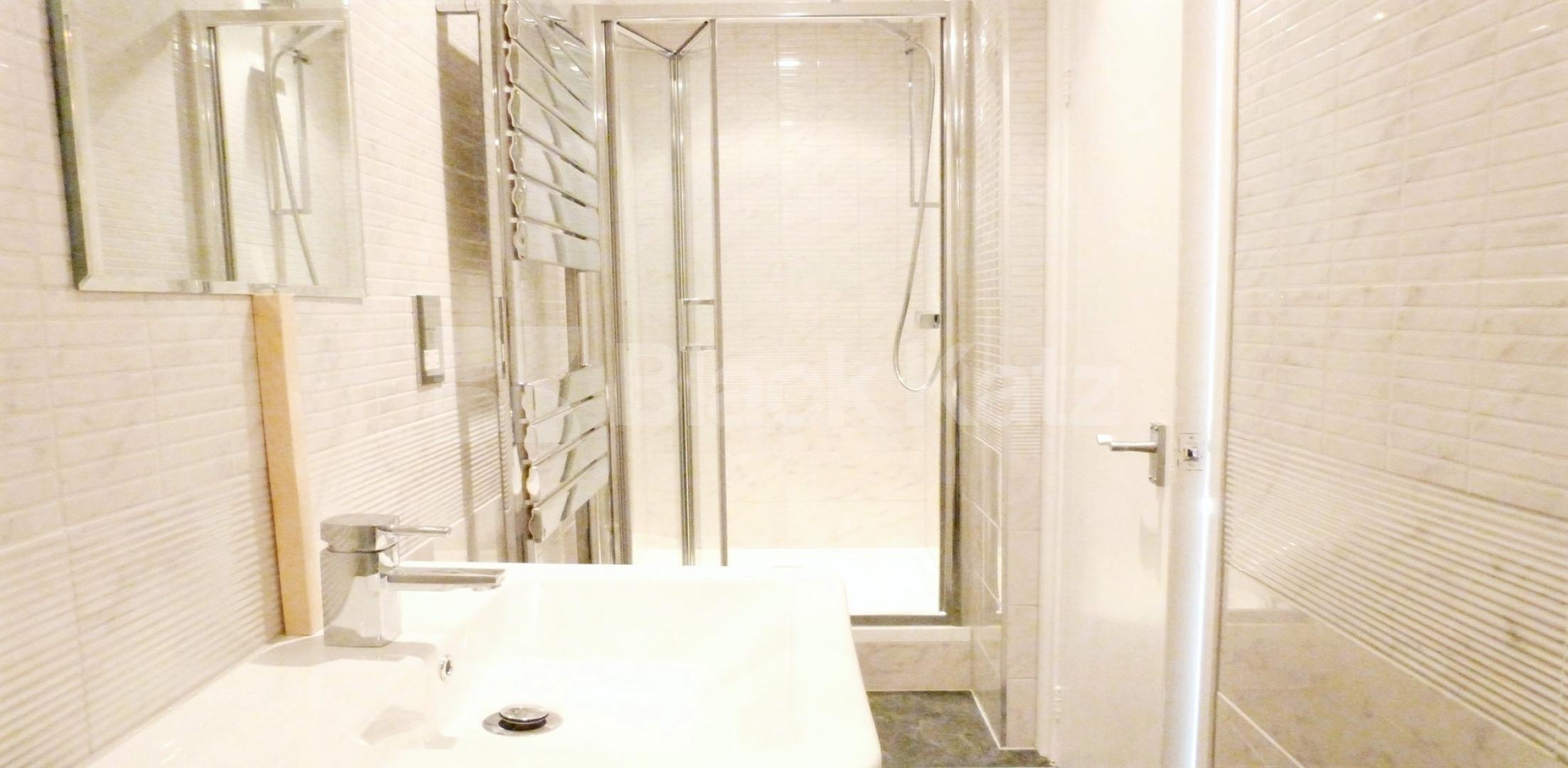 			NEW INSTRUCTION- PRIVATE ROOF TERRACE , 3 Bedroom, 1 bath, 1 reception Apartment			 Weltje Road, , Hammersmith